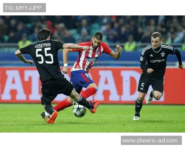 卡拉巴克与奥林的精彩对决揭示足球战术与团队合作的魅力