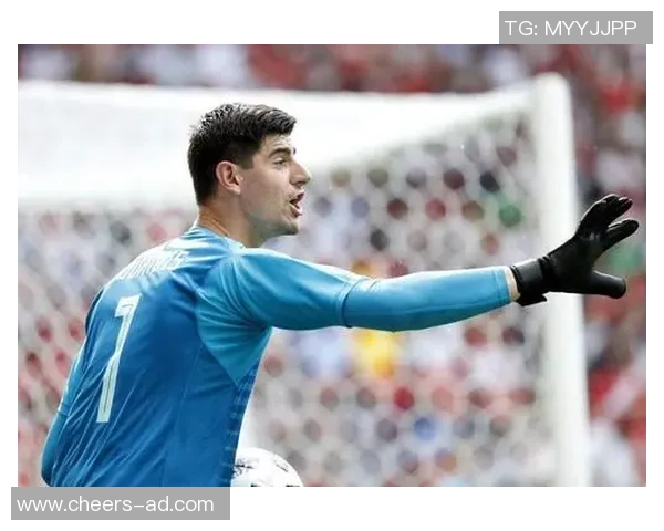 库尔图瓦：守护球门的铁血战士与传奇门将的成长之路