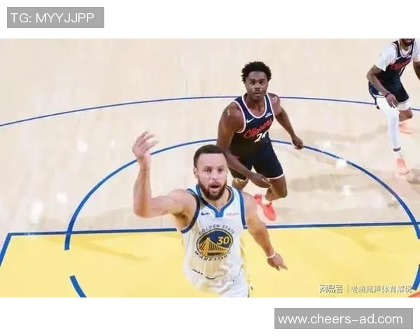 快船与勇士激战正酣库里精彩瞬间图片回顾 快船与勇士激战正酣库里精彩瞬间图片回顾